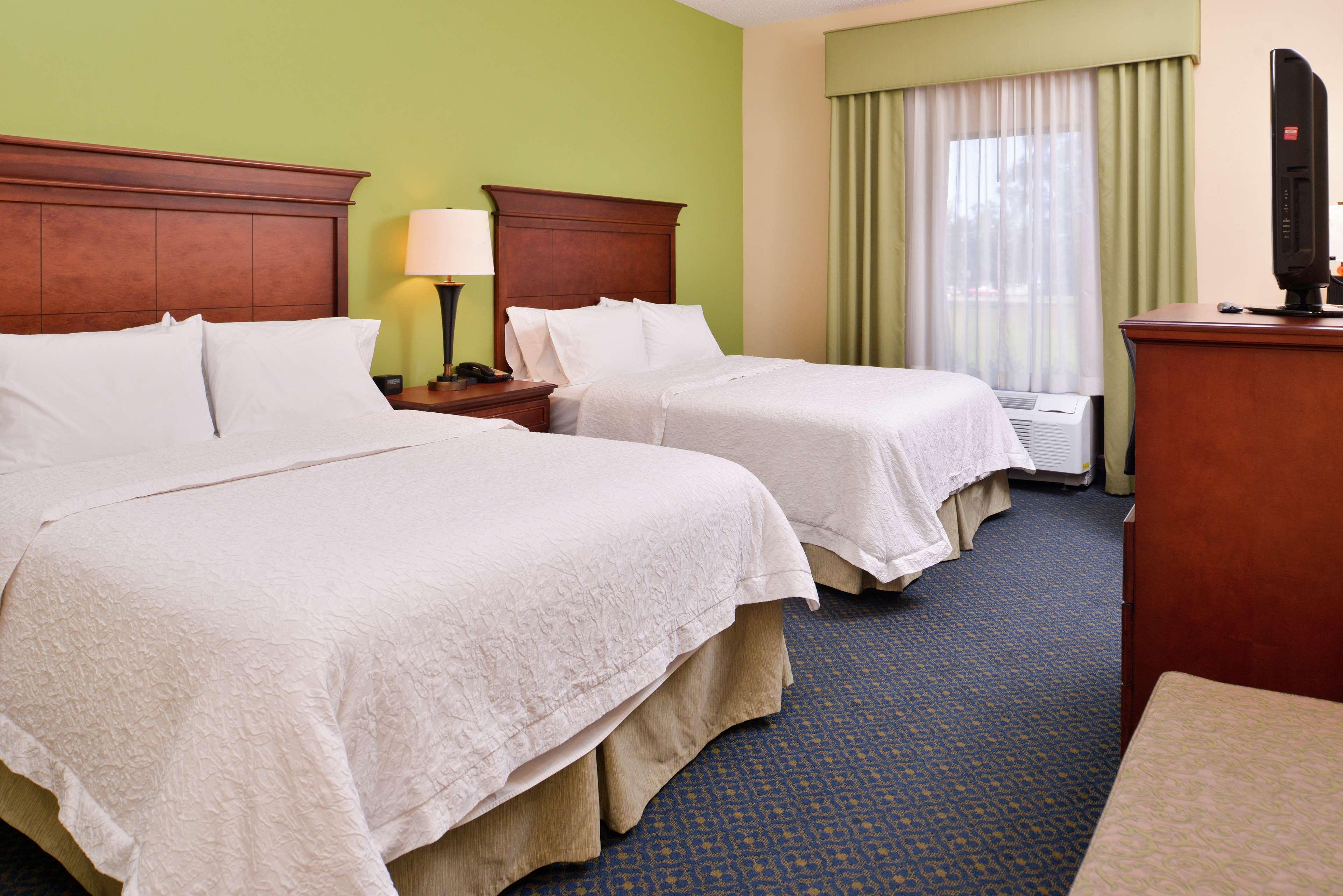 Hampton Inn Jackson-College Avenue Exterior photo