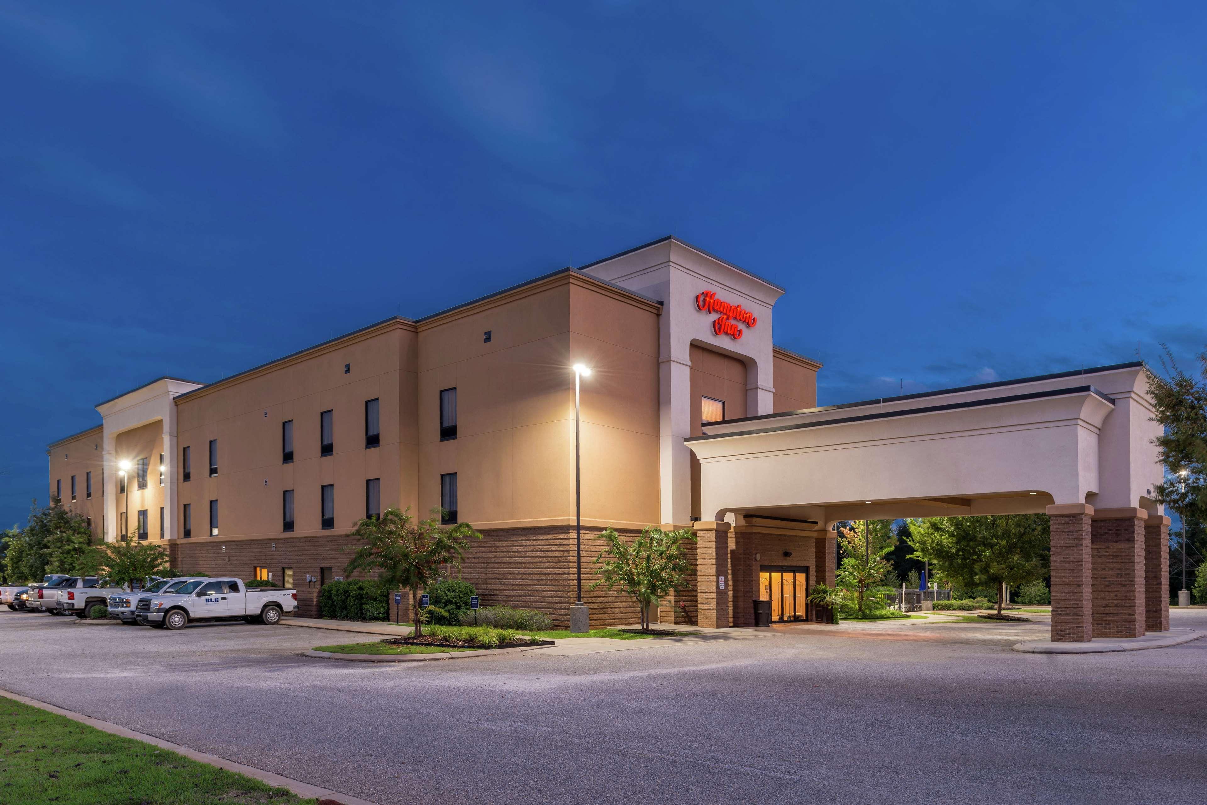 Hampton Inn Jackson-College Avenue Exterior photo
