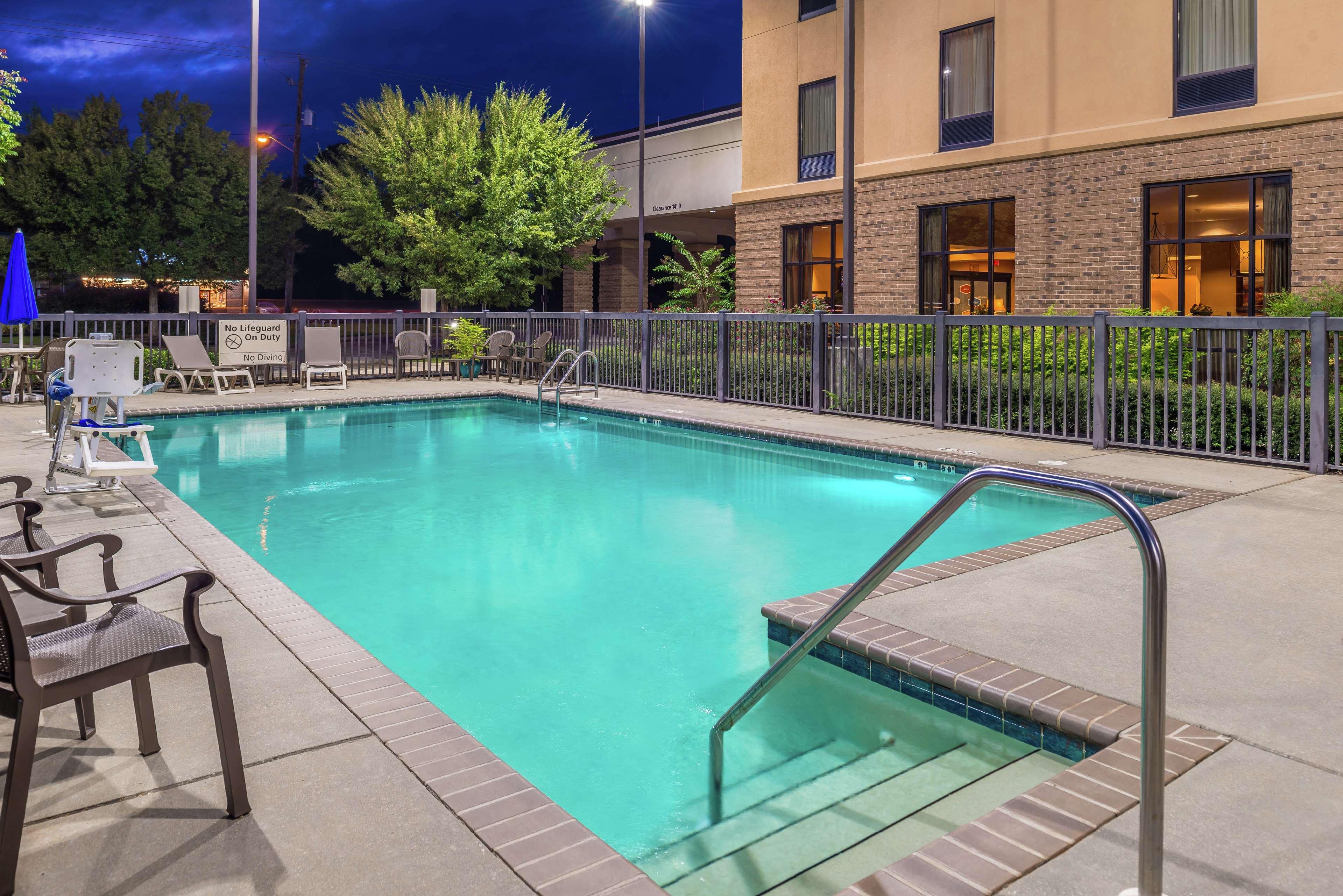 Hampton Inn Jackson-College Avenue Exterior photo